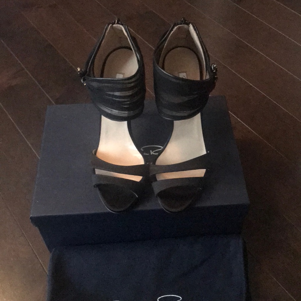 Black ‘Melissa’ Oscar de la Renta Heels - Picture 2 of 4